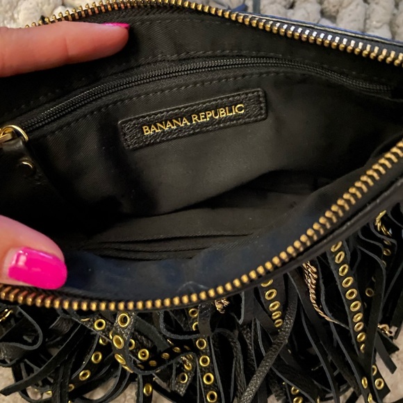 NWOT Banana Republic Black and Gold studded fringe clutch/wristlet bag 🖤 - Picture 7 of 7